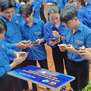 <a href="/tin-tuc-su-kien/chuyen-doi-so" title="Chuyển đổi số" rel="dofollow">Chuyển đổi số</a>
