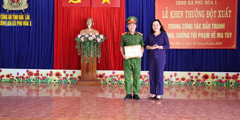 Khen thưởng đột xuất trong công tác đấu tranh phòng, chống tội phạm về ma túy