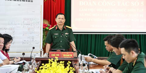 Kiểm tra công tác chuẩn bị diễn tập chiến đấu trong khu vực phòng thủ năm 2026 tại xã Phú Hòa 1