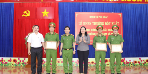Khen thưởng đột xuất trong công tác đấu tranh phòng, chống tội phạm về ma túy