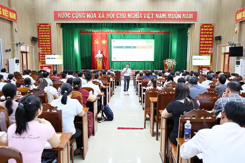 Tập huấn hướng dẫn quy trình, mẫu phiếu rà soát hộ nghèo, hộ cận nghèo năm 2026