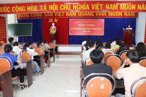 Khai giảng lớp bồi dưỡng nhận thức về Đảng (đợt 1) năm 2025