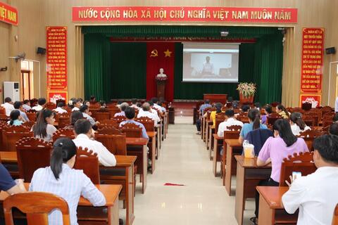 Hội nghị tập huấn hướng dẫn nhận diện các nhiệm vụ triển khai 100 ngày cao điểm thực hiện phong trào Bình dân học vụ số