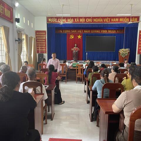 Phòng Giao dịch Ngân hàng Chính sách xã hội Phú Hòa triển khai phong trào thi đua “Quyết tâm thực hiện thắng lợi mục tiêu tăng trưởng bền vững 2 con số” giai đoạn 2026 - 2030