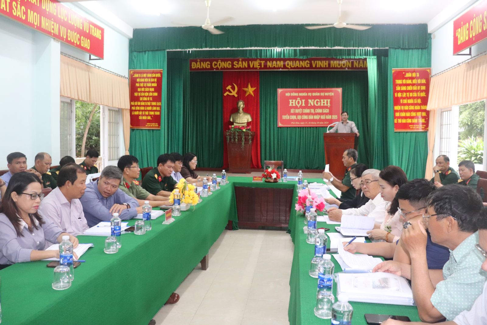 Political review, selection policy for citizens to join the army in 2025