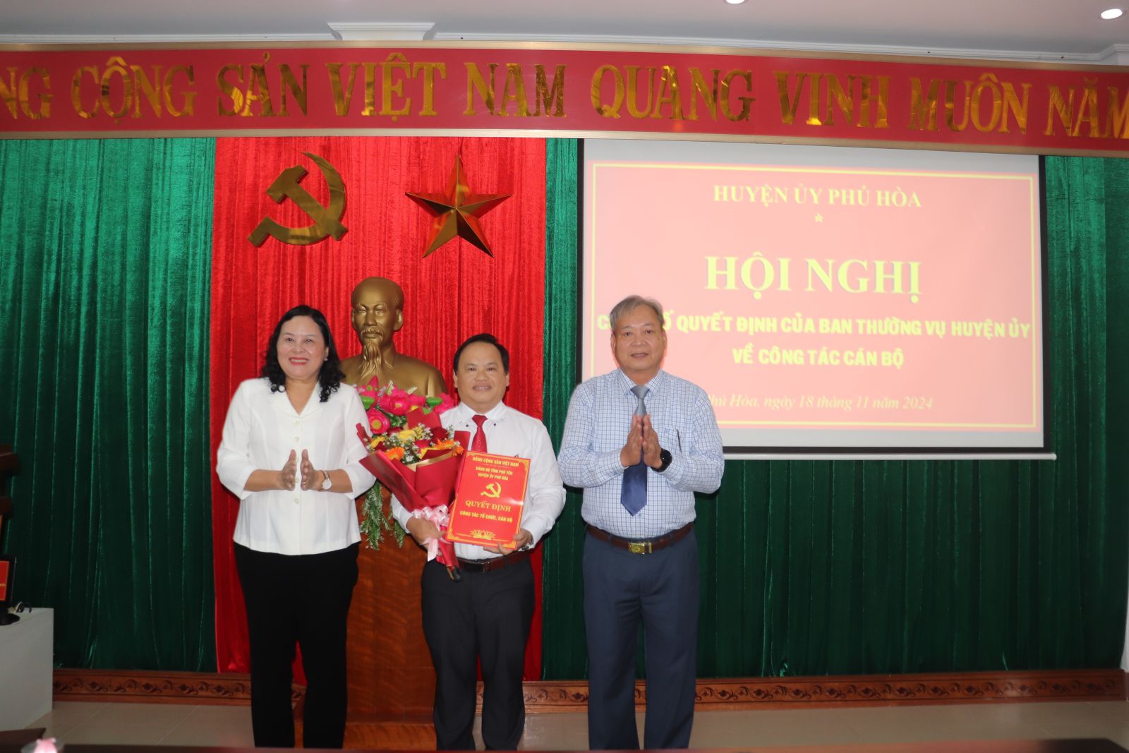 Phu Hoa District Party Committee has a new Deputy Chairman of the District Party Committee's Inspection Committee, term 2020-2025